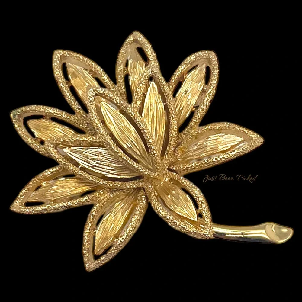 Avon Brooch Vintage‎ Gold Tone Textured Layered Floral Leaf Pin